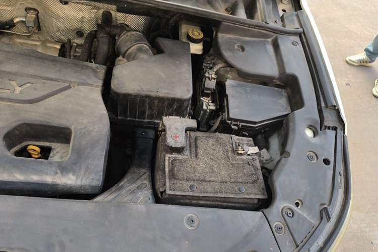 Used Geely Auto Vision X6 2016 1.3T CVT Luxury Model Engine Bay Left