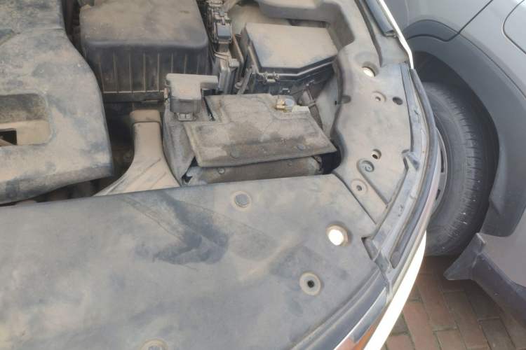 Used Geely Auto Vision X6 2016 1.3T CVT Flagship Model Engine Bay Left