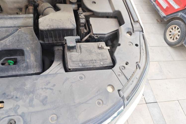 Used Geely Auto Vision X6 2016 1.3T CVT Flagship Model Engine Bay Left