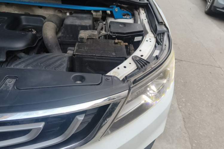 Used Geely Auto Vision X6 2016 1.8L Manual Luxury Model Engine Bay Left