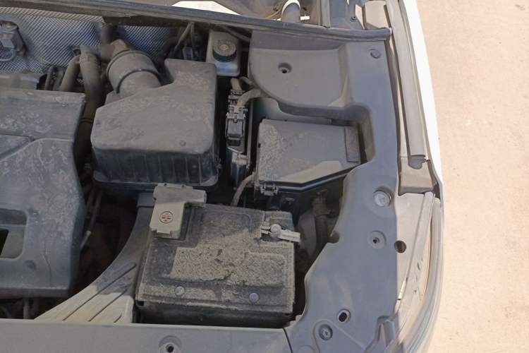 Used Geely Auto Vision X6 2016 1.3T CVT Flagship Model Engine Bay Left
