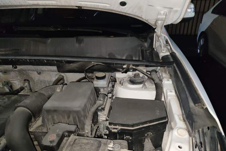 Used Geely Auto Vision X6 2016 1.8L Manual Luxury Model Engine Bay Left