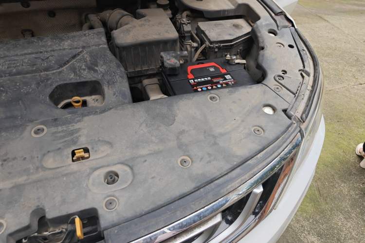 Used Geely Auto Vision X6 2016 1.3T CVT Flagship Model Engine Bay Left