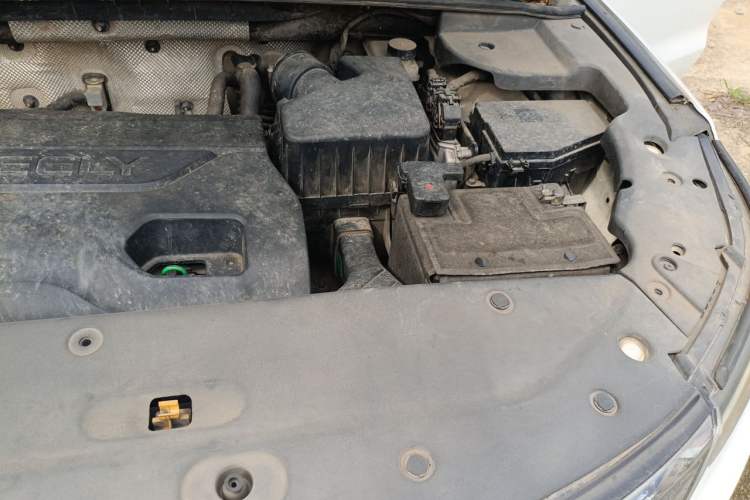 Used Geely Auto Vision X6 2016 1.3T CVT Flagship Model Engine Bay Left