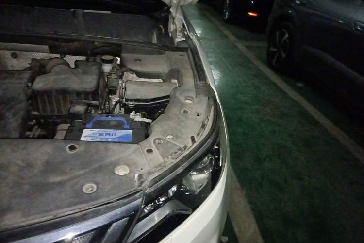 Used Geely Auto Vision X6 2016 1.3T CVT Flagship Model Engine Bay Left