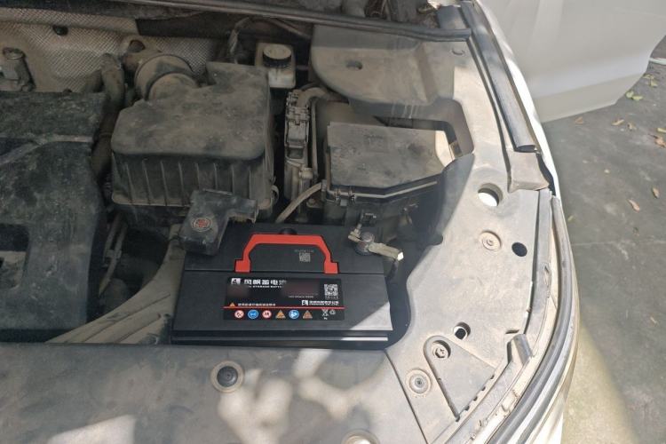 Used Geely Auto Vision X6 2016 1.3T CVT Flagship Model Engine Bay Left