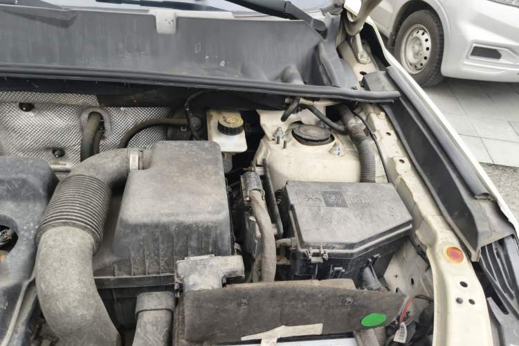 Used Geely Auto Vision X6 2016 1.8L Manual Luxury Model Engine Bay Left