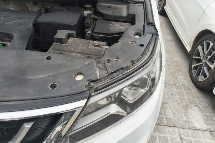 Used Geely Auto Vision X6 2016 1.3T CVT Flagship Model Engine Bay Left
