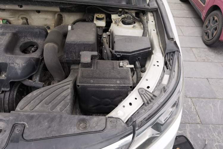 Used Geely Auto Vision X6 2016 1.8L Manual Luxury Model Engine Bay Left