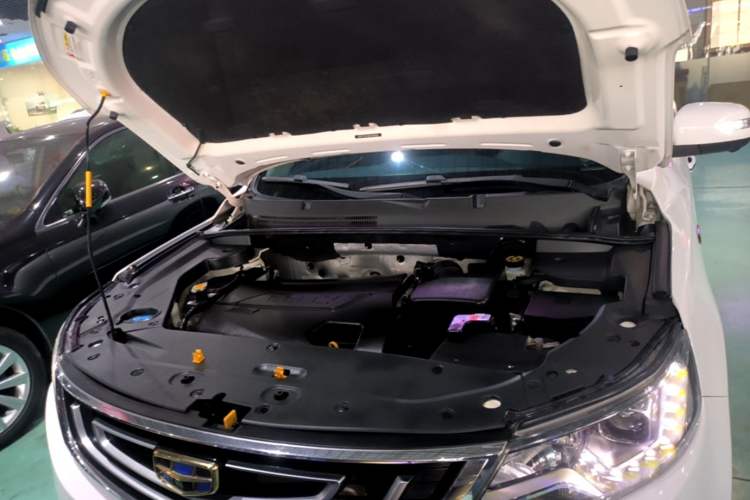 Used Geely Auto Vision X6 2016 1.3T CVT Flagship Model Engine Bay