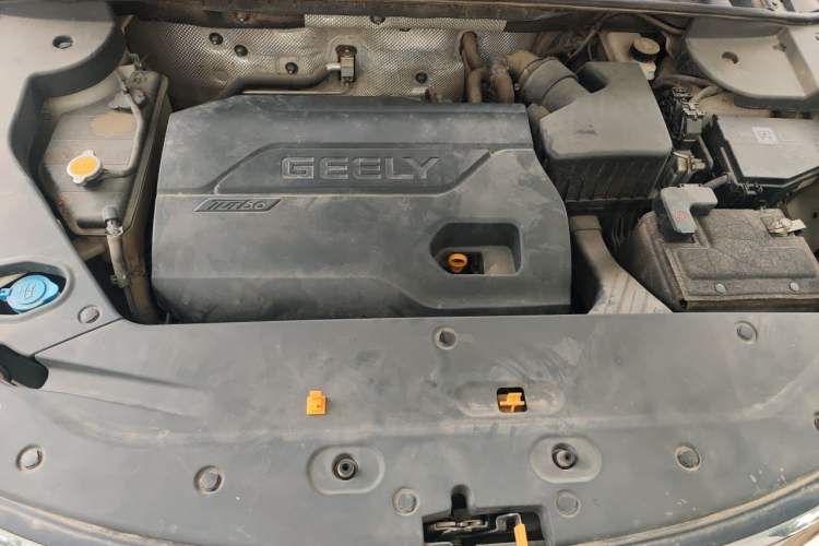 Used Geely Auto Vision X6 2016 1.3T CVT Flagship Model Engine Bay