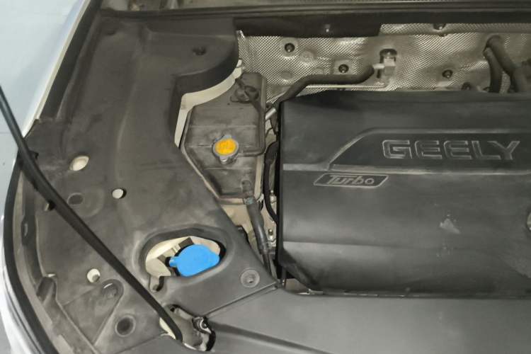 Used Geely Auto Vision X6 2016 1.3T CVT Luxury Model Engine Bay Right