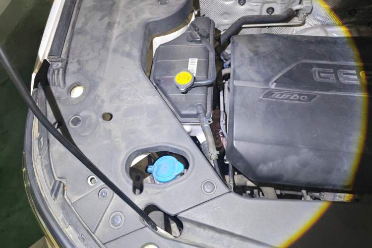 Used Geely Auto Vision X6 2016 1.3T CVT Flagship Model Engine Bay Right