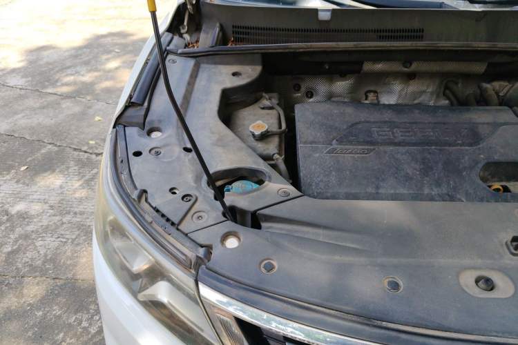Used Geely Auto Vision X6 2016 1.3T CVT Flagship Model Engine Bay Right