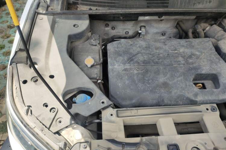 Used Geely Auto Vision X6 2016 1.3T CVT Luxury Model Engine Bay Right