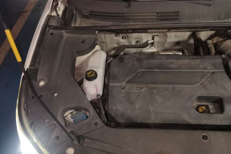 Used Geely Auto Vision X6 2016 1.3T CVT Flagship Model Engine Bay Right