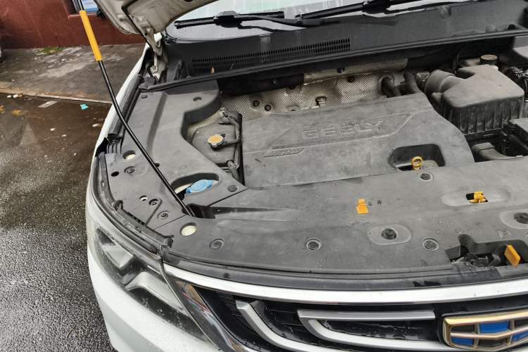 Used Geely Auto Vision X6 2016 1.3T CVT Flagship Model Engine Bay Right