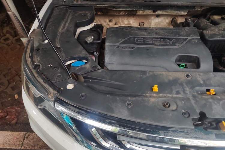 Used Geely Auto Vision X6 2016 1.3T CVT Flagship Model Engine Bay Right