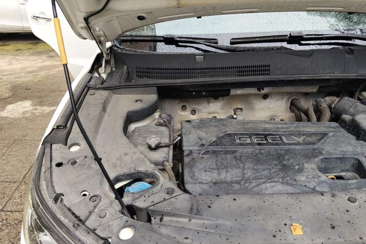 Used Geely Auto Vision X6 2016 1.3T CVT Flagship Model Engine Bay Right