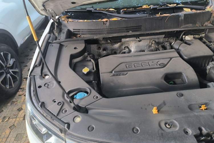 Used Geely Auto Vision X6 2016 1.3T CVT Flagship Model Engine Bay Right