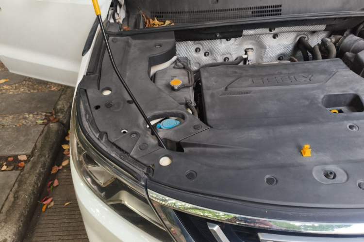 Used Geely Auto Vision X6 2016 1.3T CVT Flagship Model Engine Bay Right