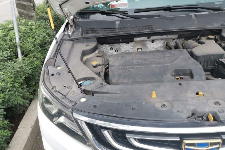 Used Geely Auto Vision X6 2016 1.3T CVT Flagship Model Engine Bay Right