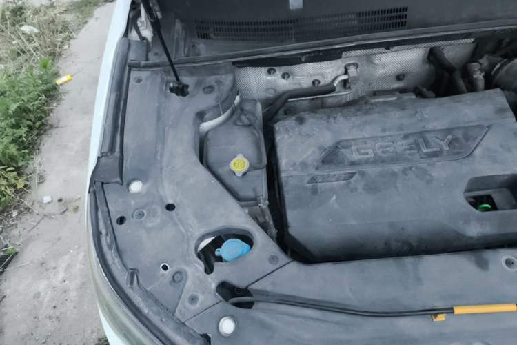 Used Geely Auto Vision X6 2016 1.3T CVT Flagship Model Engine Bay Right