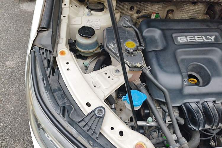 Used Geely Auto Vision X6 2016 1.8L Manual Luxury Model Engine Bay Right