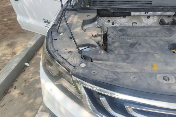 Used Geely Auto Vision X6 2016 1.3T CVT Luxury Model Engine Bay Right