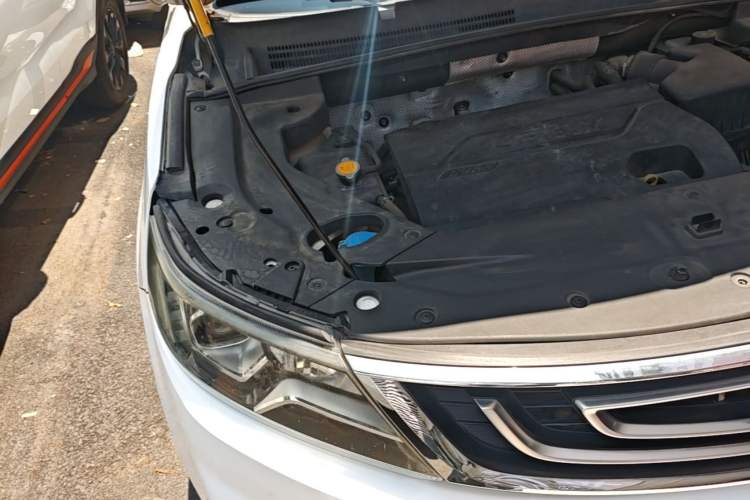 Used Geely Auto Vision X6 2016 1.3T CVT Luxury Model Engine Bay Right