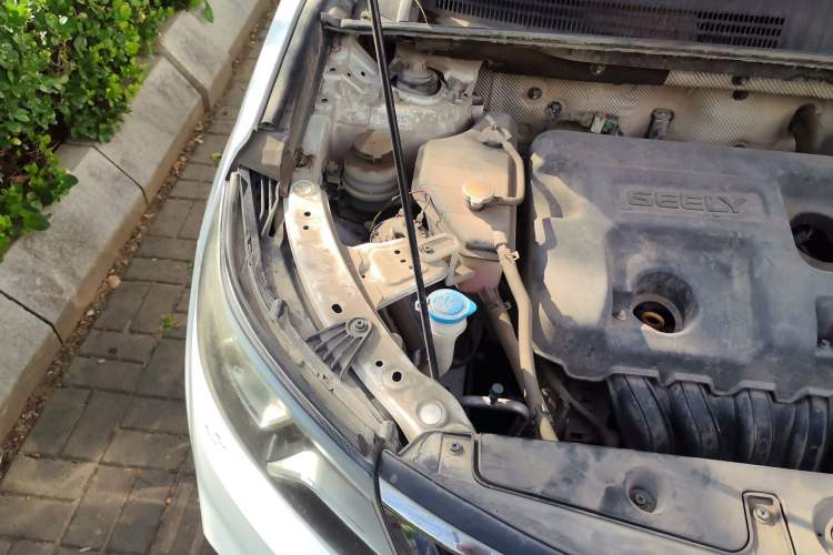 Used Geely Auto Vision X6 2016 1.8L Manual Luxury Model Engine Bay Right