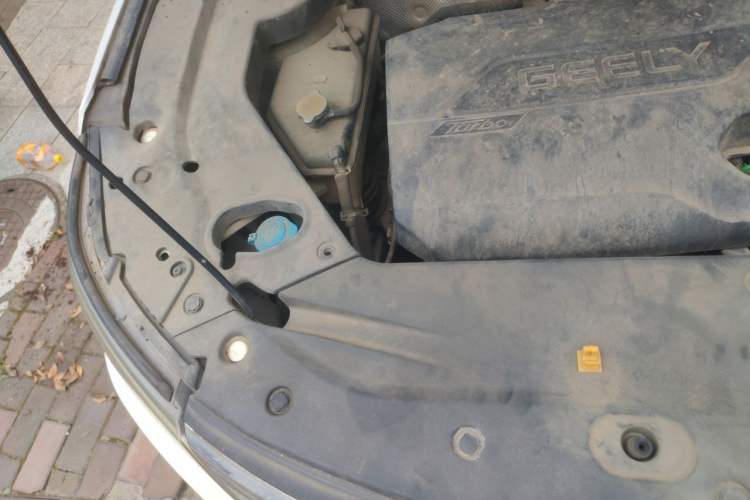 Used Geely Auto Vision X6 2016 1.3T CVT Flagship Model Engine Bay Right