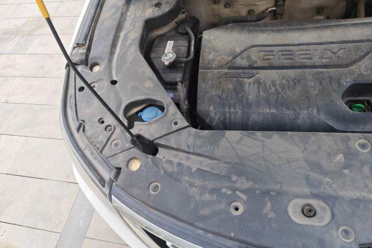 Used Geely Auto Vision X6 2016 1.3T CVT Flagship Model Engine Bay Right