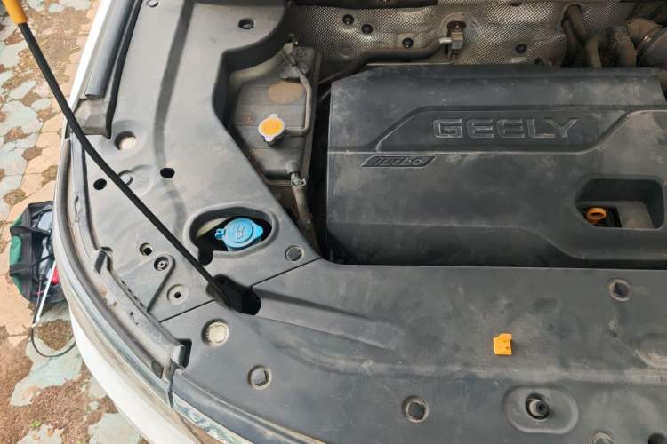 Used Geely Auto Vision X6 2016 1.3T CVT Flagship Model Engine Bay Right