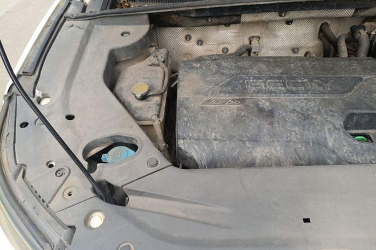 Used Geely Auto Vision X6 2016 1.3T CVT Flagship Model Engine Bay Right