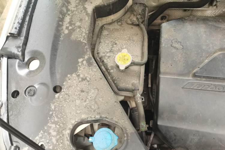 Used Geely Auto Vision X6 2016 1.3T CVT Flagship Model Engine Bay Right
