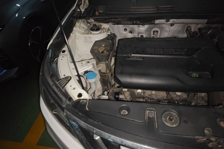 Used Geely Auto Vision X6 2016 1.3T CVT Flagship Model Engine Bay Right