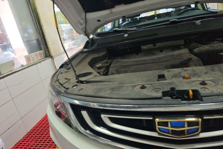 Used Geely Auto Vision X6 2016 1.3T CVT Luxury Model Engine Bay Right