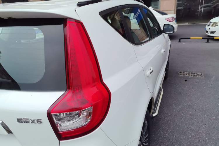 Used Geely Auto Vision X6 2016 1.3T CVT Luxury Model Exterior 1