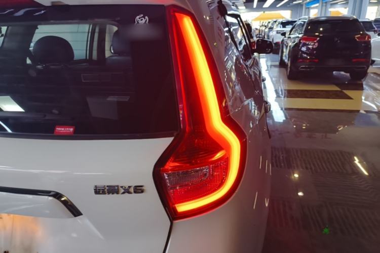 Used Geely Auto Vision X6 2016 1.8L Manual Luxury Model Exterior 2