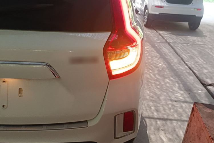Used Geely Auto Vision X6 2016 1.3T CVT Flagship Model Exterior 3