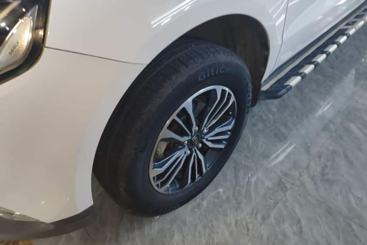 Used Geely Auto Vision X6 2016 1.8L Manual Luxury Model Exterior 3