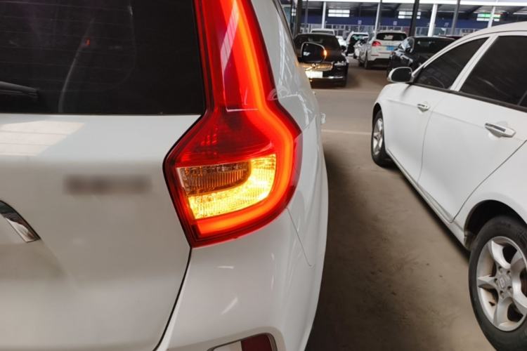 Used Geely Auto Vision X6 2016 1.8L Manual Luxury Model Exterior 3