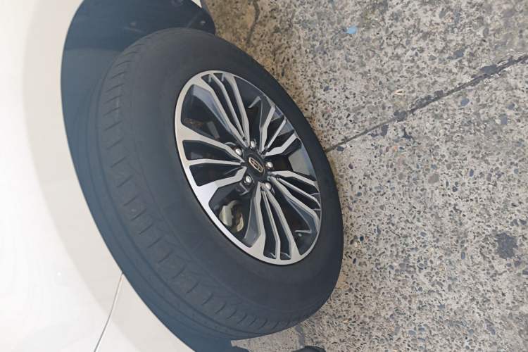 Used Geely Auto Vision X6 2016 1.3T CVT Luxury Model Exterior 4