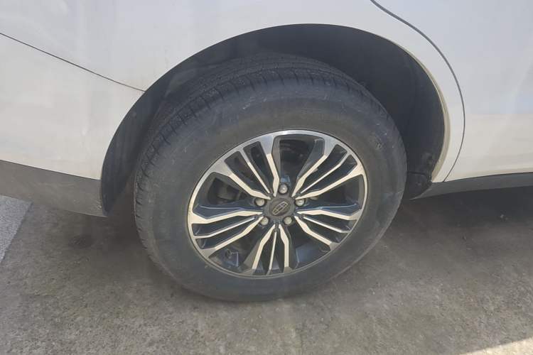 Used Geely Auto Vision X6 2016 1.3T CVT Luxury Model Exterior 5