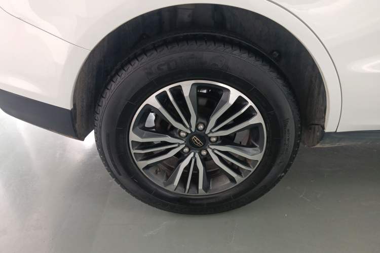 Used Geely Auto Vision X6 2016 1.8L Manual Luxury Model Exterior 5