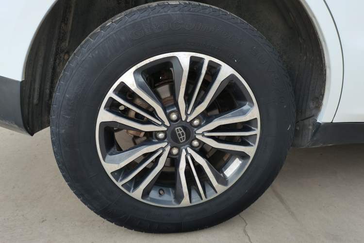 Used Geely Auto Vision X6 2016 1.3T CVT Luxury Model Exterior 5