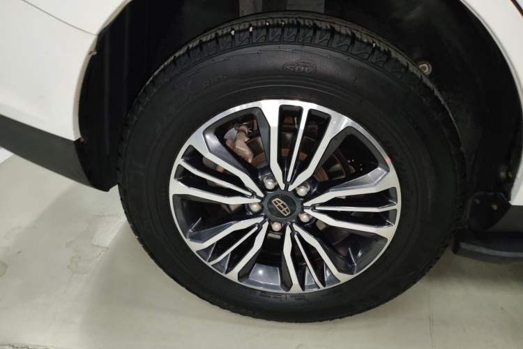 Used Geely Auto Vision X6 2016 1.8L Manual Luxury Model Exterior 5