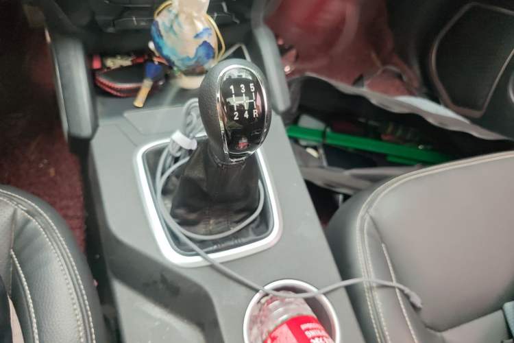 Used Geely Auto Vision X6 2016 1.8L Manual Luxury Model Gear Lever