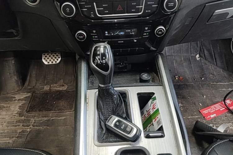Used Geely Auto Vision X6 2016 1.3T CVT Flagship Model Gear Lever